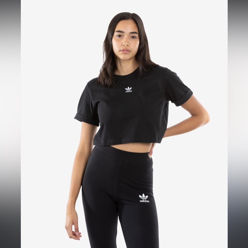 🛍️ 3/$25 Adidas Originals Black Crop Top Short Sleeve Cuffed Sleeves Crew Neck
